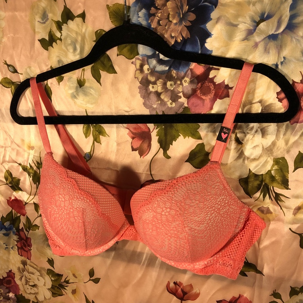 Very Sexy by Victoria’s Secret Push-up Bra